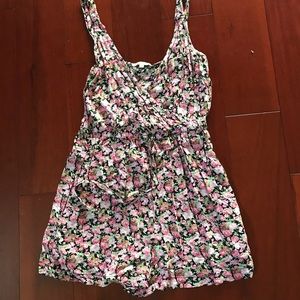 2 for $15, 3 for $20 ⭐️ floral romper